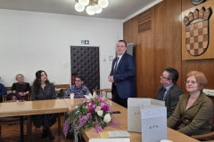 Prof. dr. sc. Krešimir Pavlina, pročelnik Odsjeka za informacijske i komunikacijske znanosti, pozdravlja prisutne